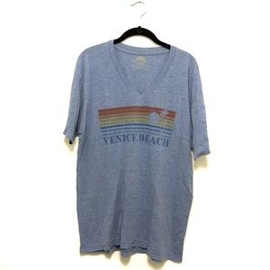 Men’s V-neck Venice Beach teeshirt.